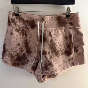 Inner Glow High Rise Shorts
